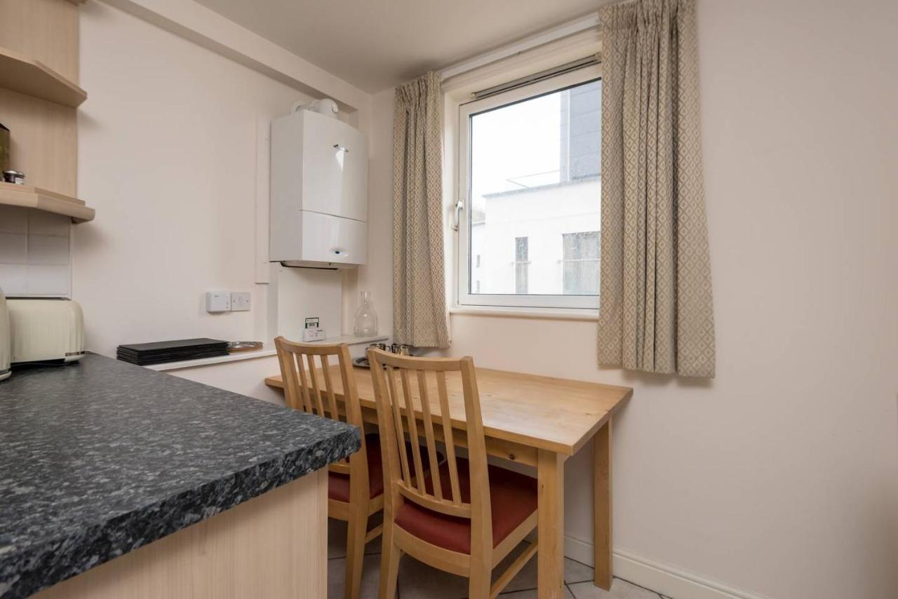 Joivy Old Town Apartment With Parking Close To Royal Mile Edinburg Exteriör bild