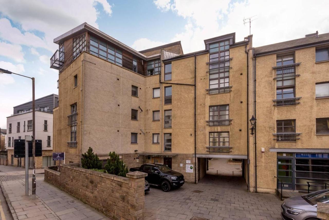 Joivy Old Town Apartment With Parking Close To Royal Mile Edinburg Exteriör bild