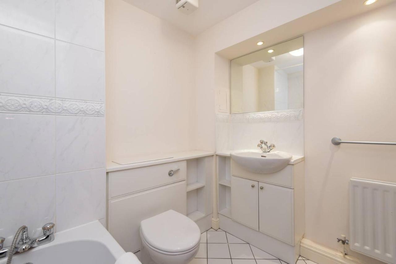 Joivy Old Town Apartment With Parking Close To Royal Mile Edinburg Exteriör bild
